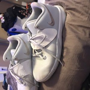 Kyries branded of nike